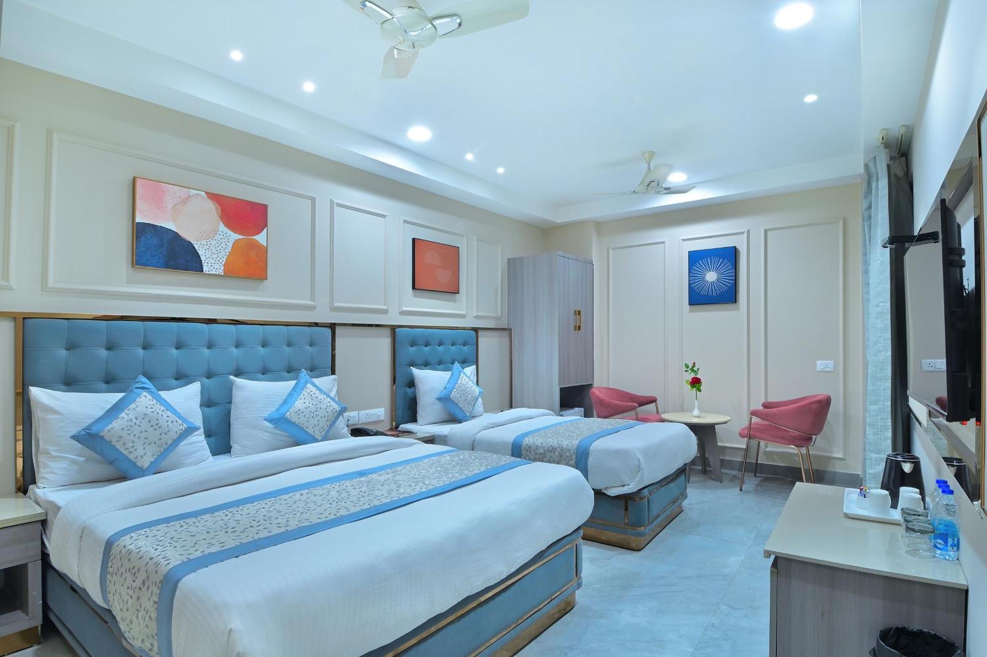Hotel Sapphire House - 3 Mins Walk From Metro And 5 Mins From Rail Station Ню Делхи Екстериор снимка